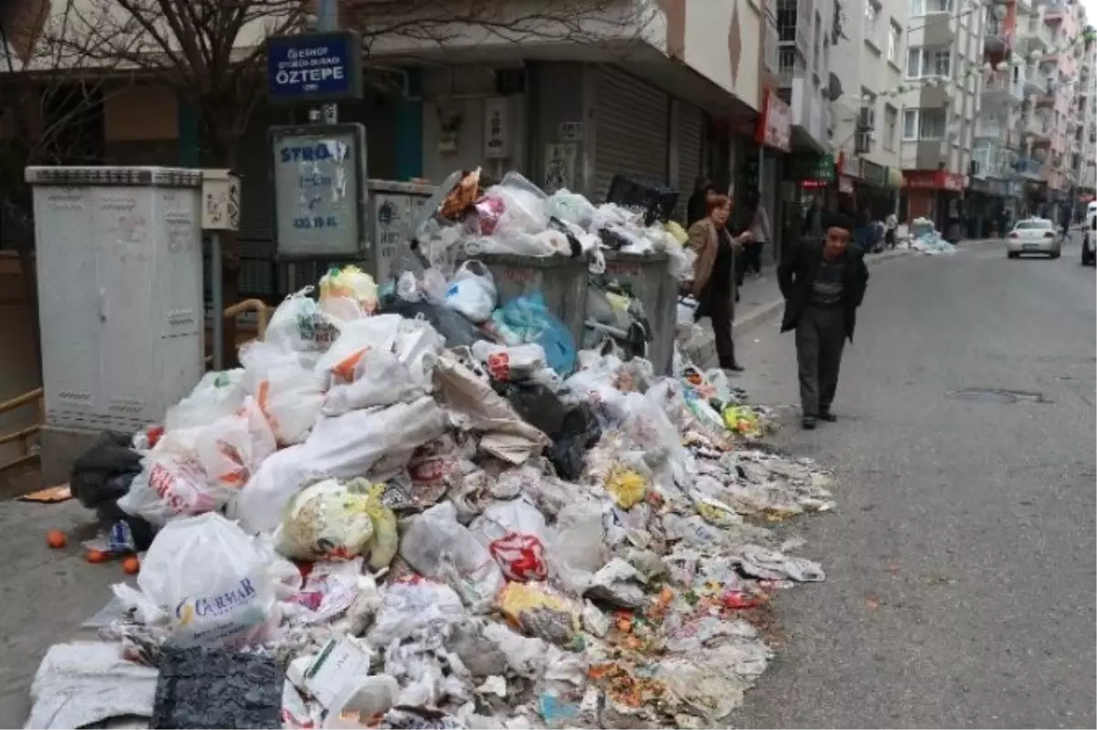 İzmir\'i Çöplüğe Çeviren Grev Bitti