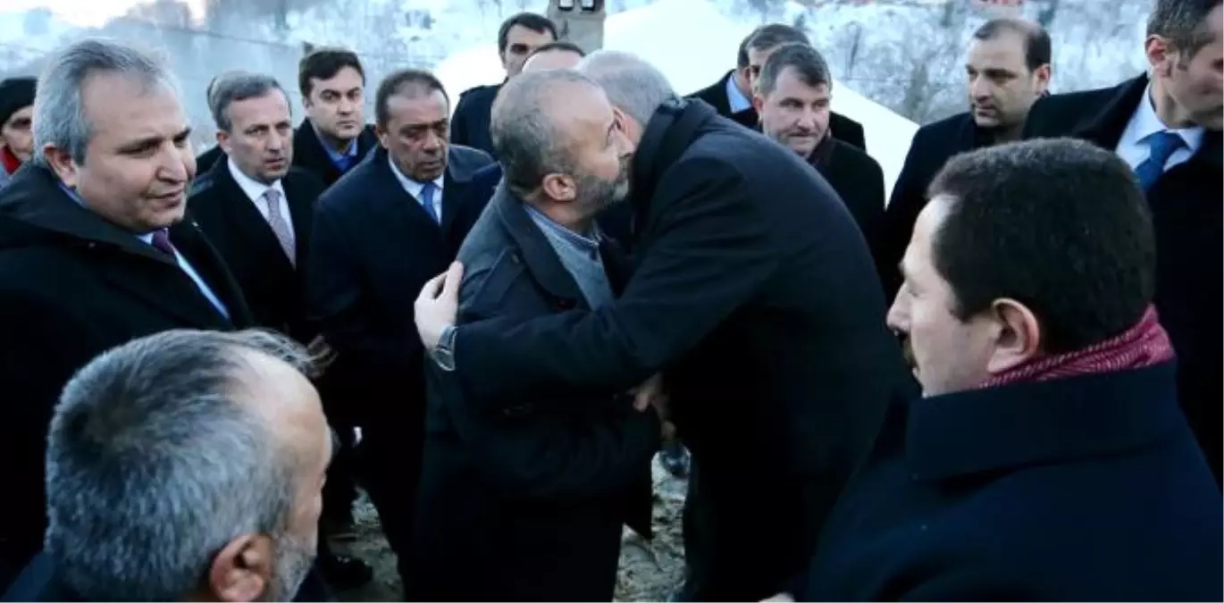 Kurtulmuş\'tan, El Bab Şehidinin Ailesine Taziye Ziyareti