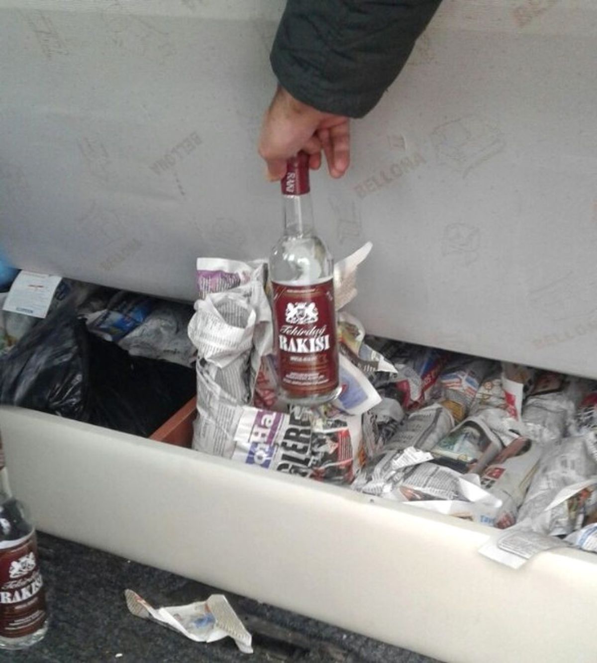 Milas\'ta 160 Adet Bandrolsüz İçki Ele Geçirildi