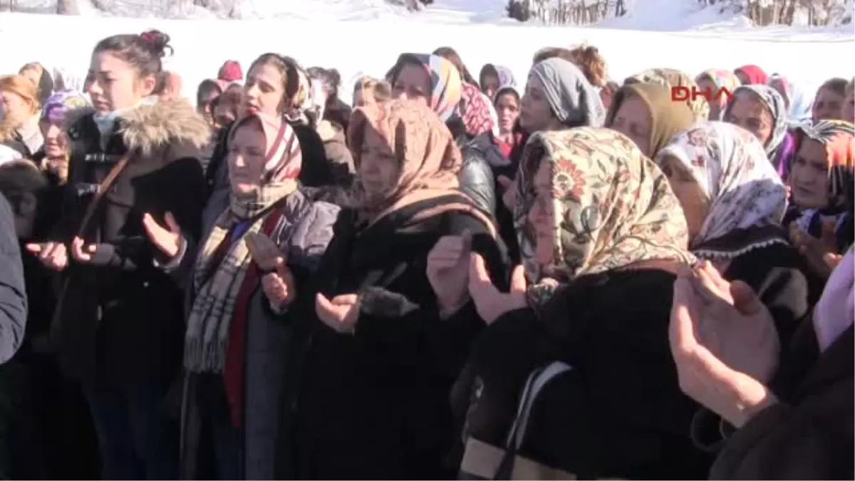 Tokat - Eşi Tarafından Öldürülen Sinem Metin Şahin Tokat\'ta Toprağa Verildi