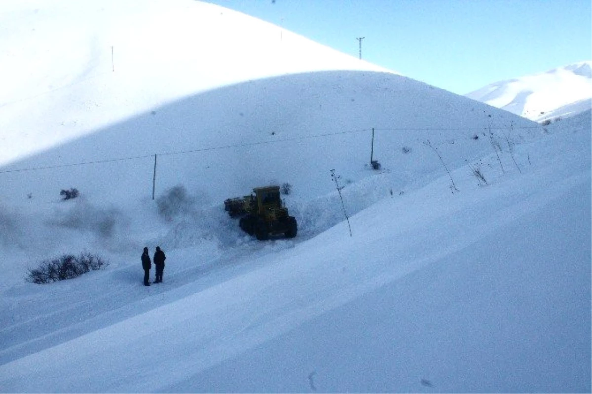 Tokat\'ta Çığ Yolu Kapattı