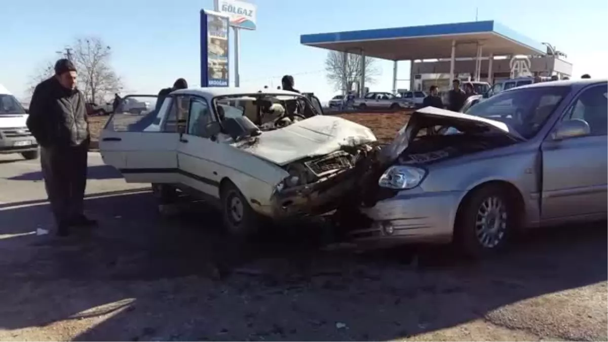 Trafik Kazasında Otomobilde Taşınan Buzağı da Yaralandı