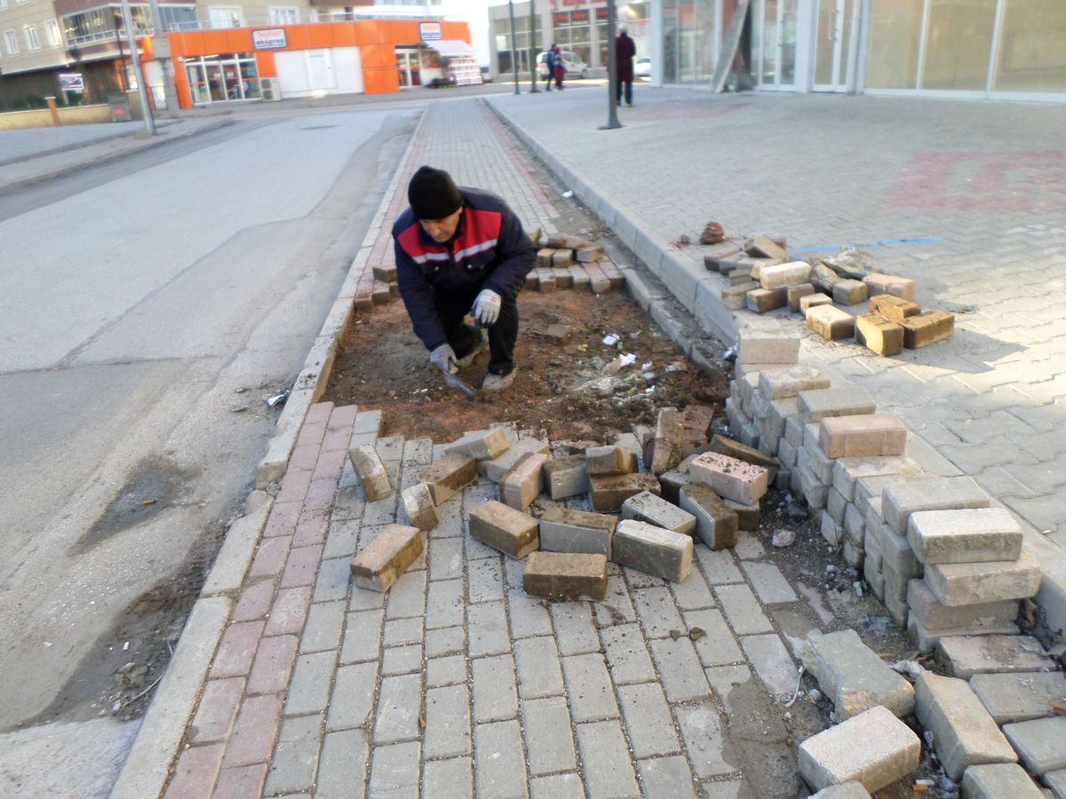Yıldırım\'ın Sokakları Nakış Gibi İşleniyor