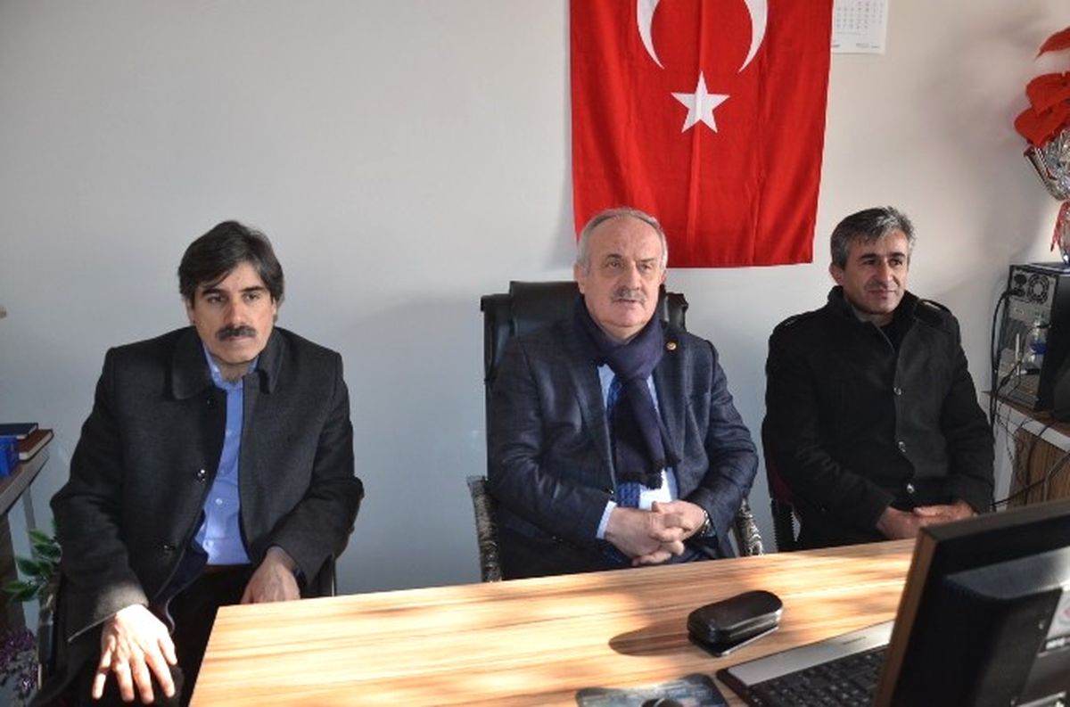 AK Parti Hakkari İl Koordinatörü Zeki Aygün Yüksekova\'da
