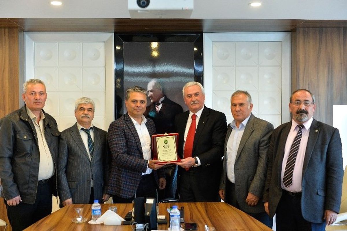 Başkan Uysal\'a Nar Teşekkürü