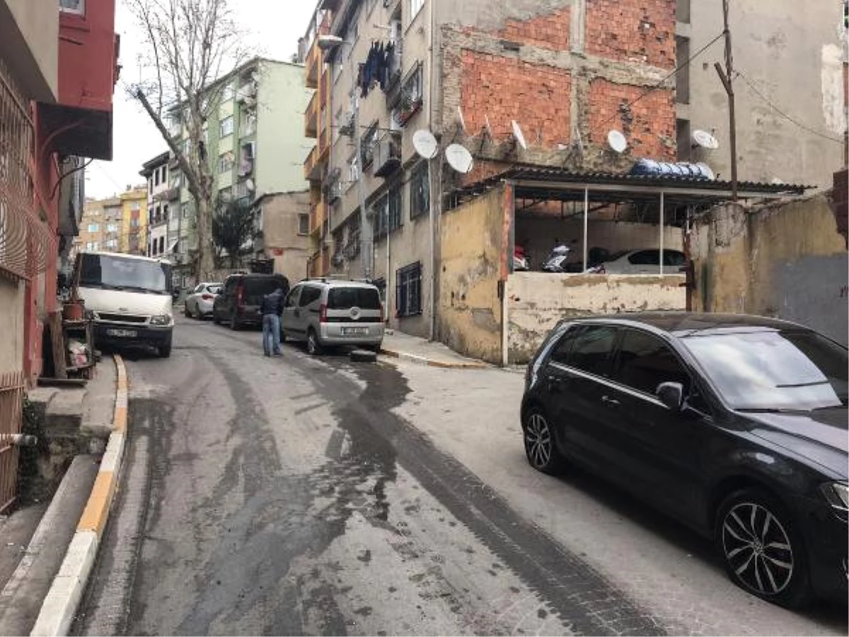 Beyoğlu\'nda 50 Aracın Lastiğini Patlattılar