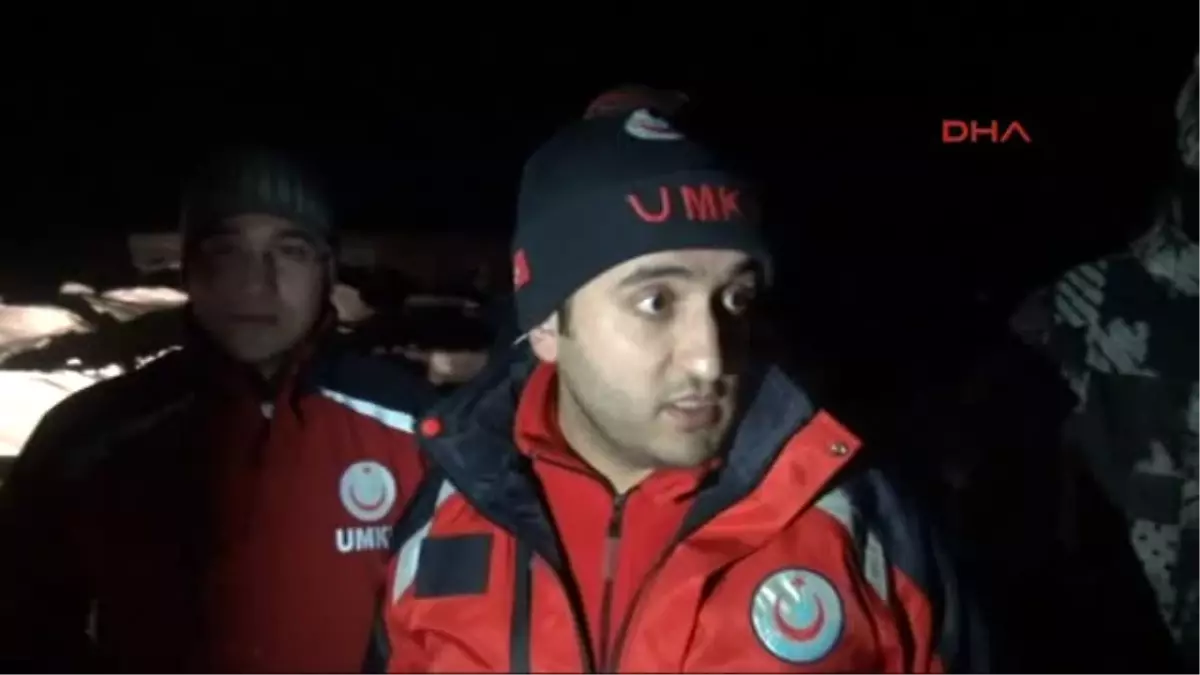 Bitlis Karda Hastayı 2 Kilometre Sedyeyle Taşıdılar