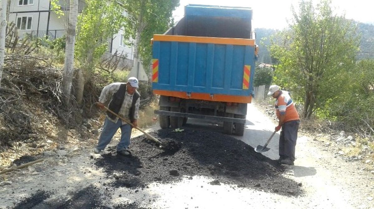 Büyükşehir Yol Yama Çalışmalarına Başladı