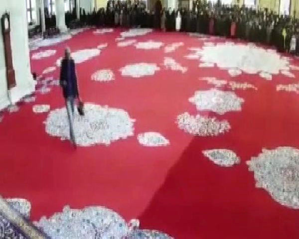 Camideki Ayakkabı Hırsızı Kamerada