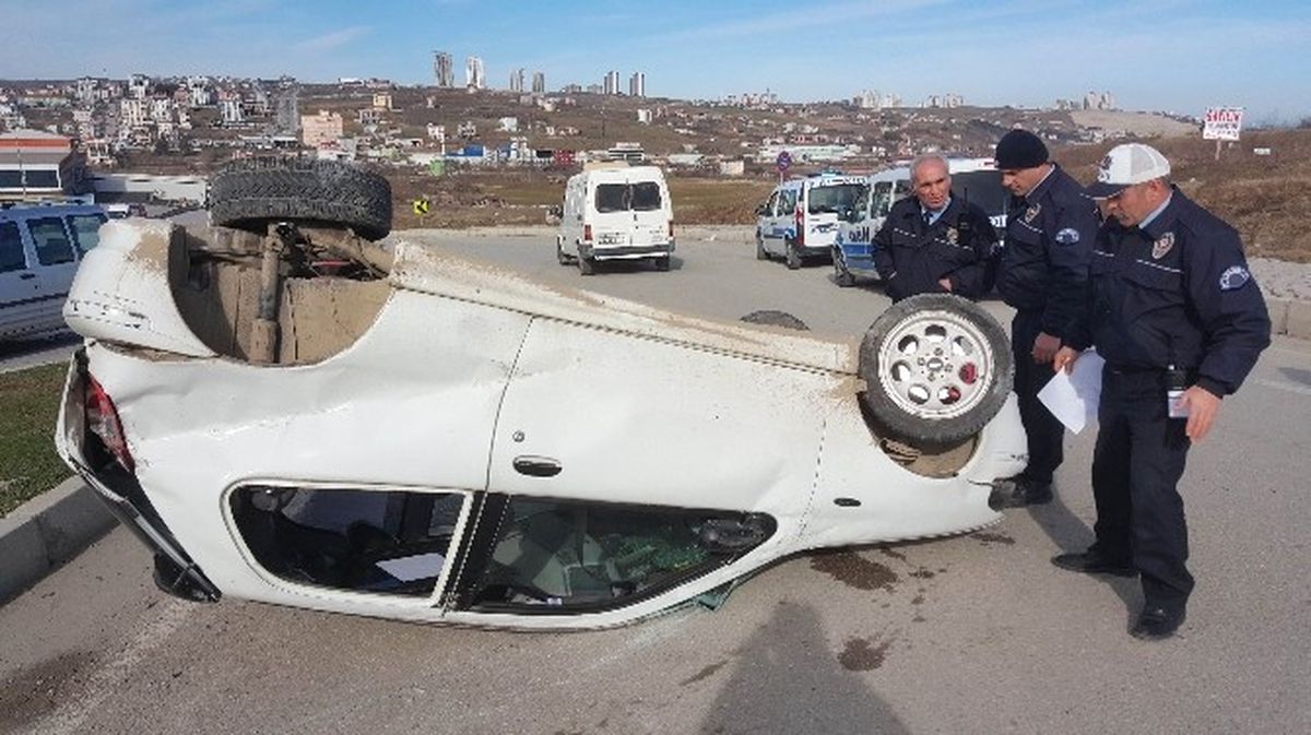 Çanakkale\'de Trafik Kazası: 2 Yaralı