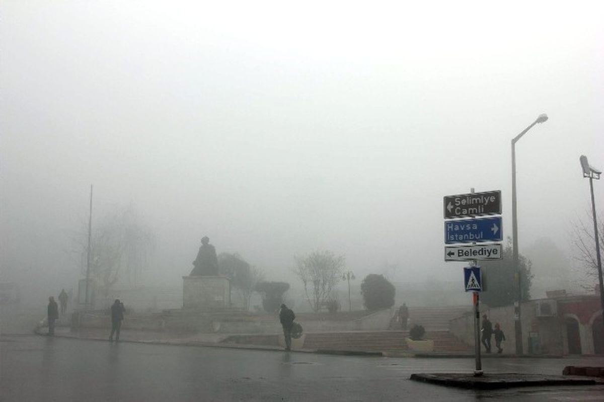 Edirne\'de Yoğun Sis Devam Ediyor