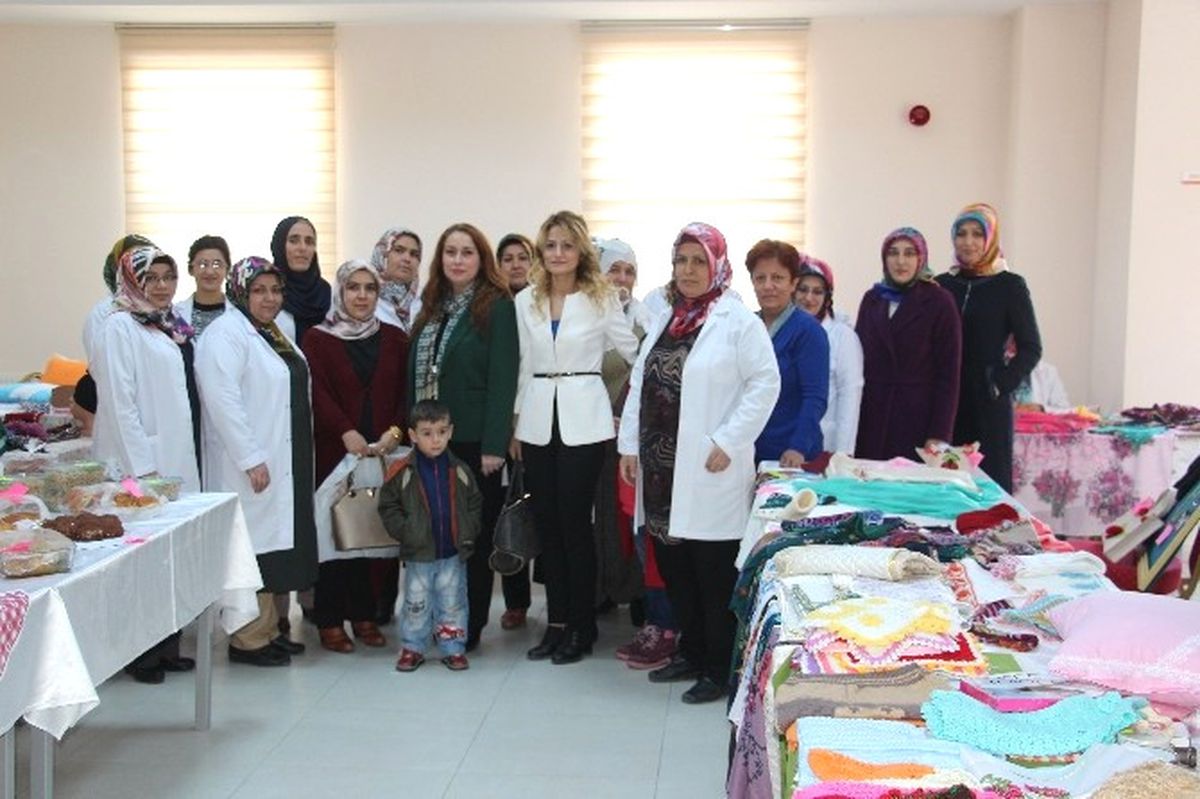 İlçe Protokolünden Hanımeller Pazarına Destek