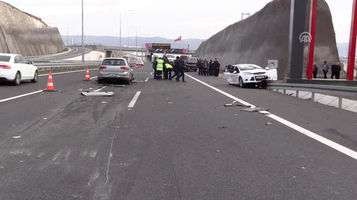 Kocaeli\'de Zincirleme Trafik Kazası: 1 Ölü, 4 Yaralı