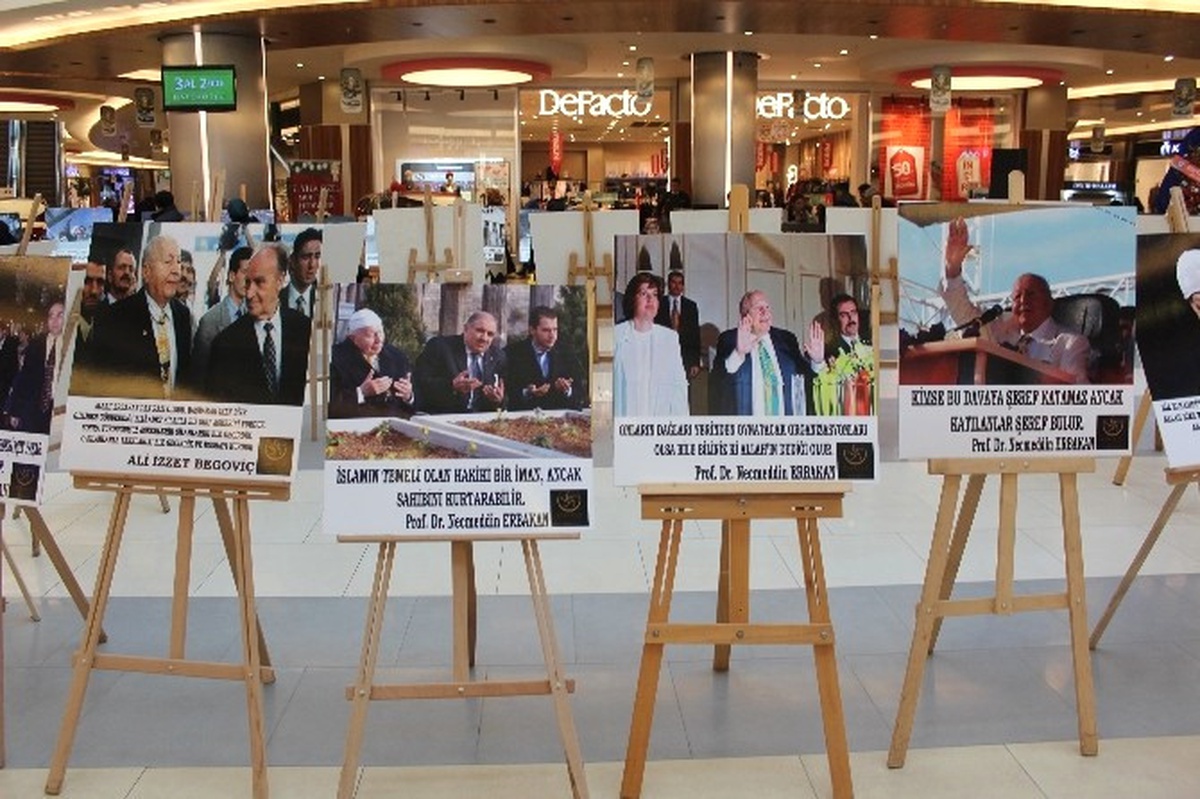Malatya\'da Necmettin Erbakan Fotoğraf Sergisi Açıldı
