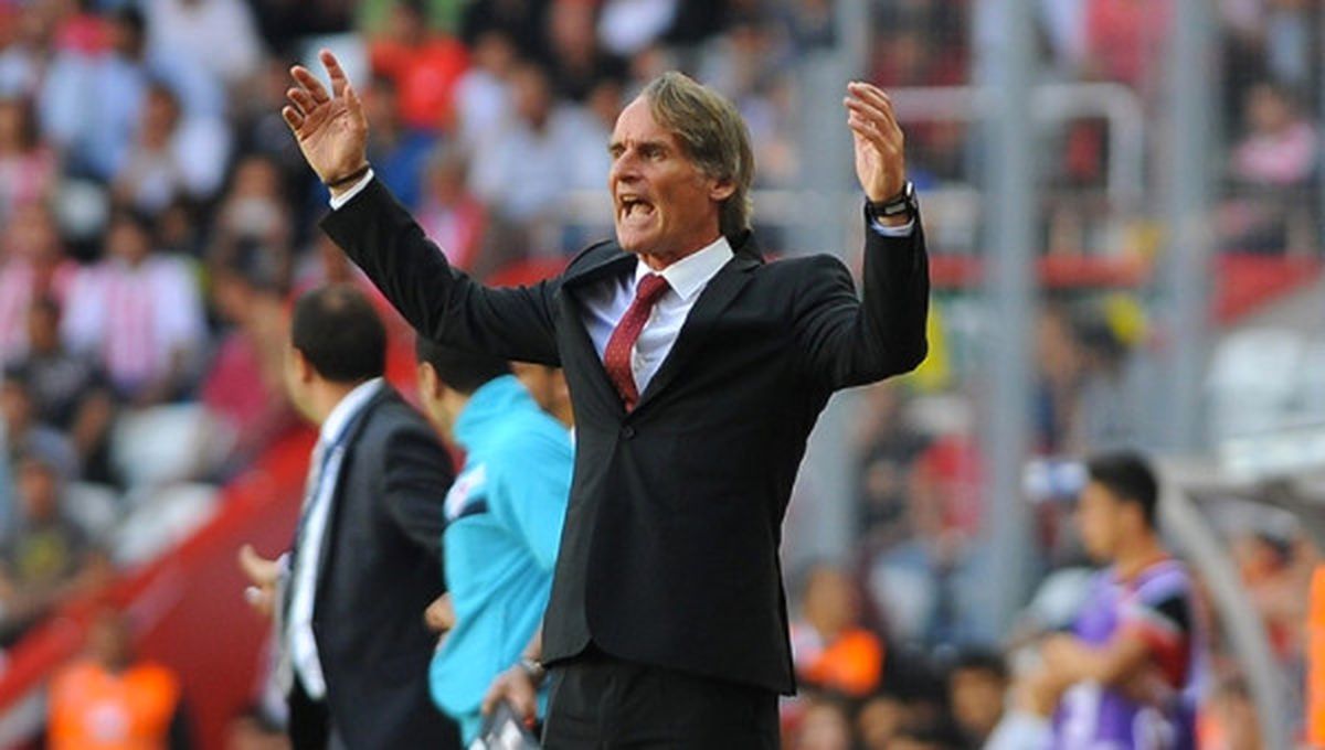 Riekerink\'ten Medipol Başakşehir ve Lukas Podolski Açıklaması!