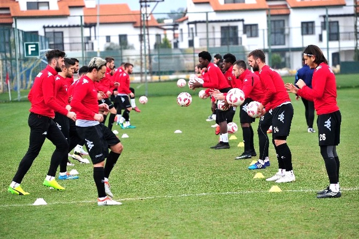Samsunspor, Hazırlıklarını Antalya\'da Sürdürüyor