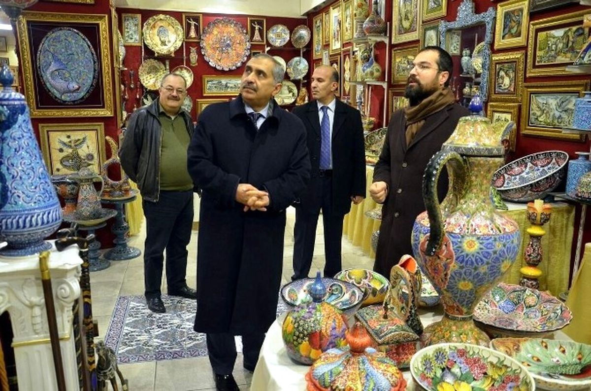 Vali Koçak, Kuşadası\'nda Esnaflarla Buluştu