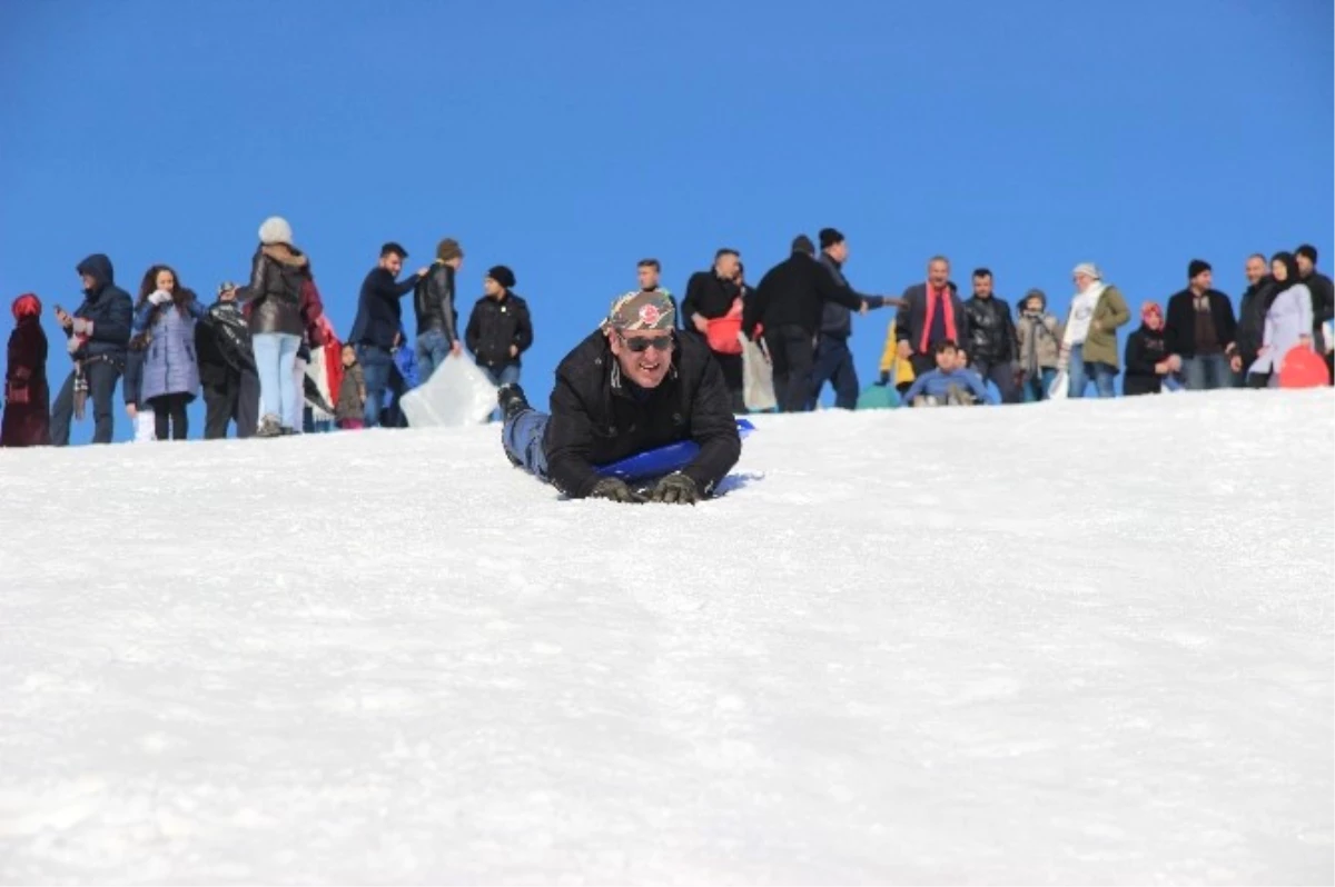 Vatandaşlar Kar Festivalinde Çocuklar Gibi Eğlendi