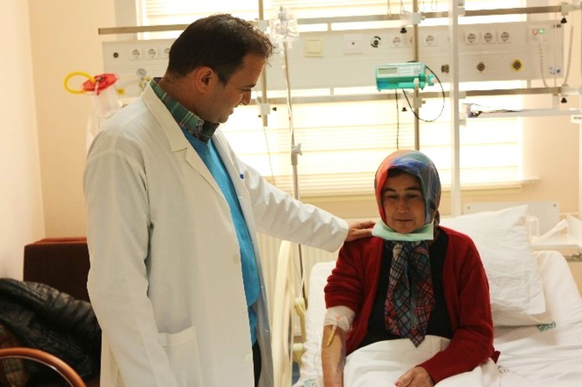 17 Yaşındaki Gencin Böbreğiyle Hayata Tutundu