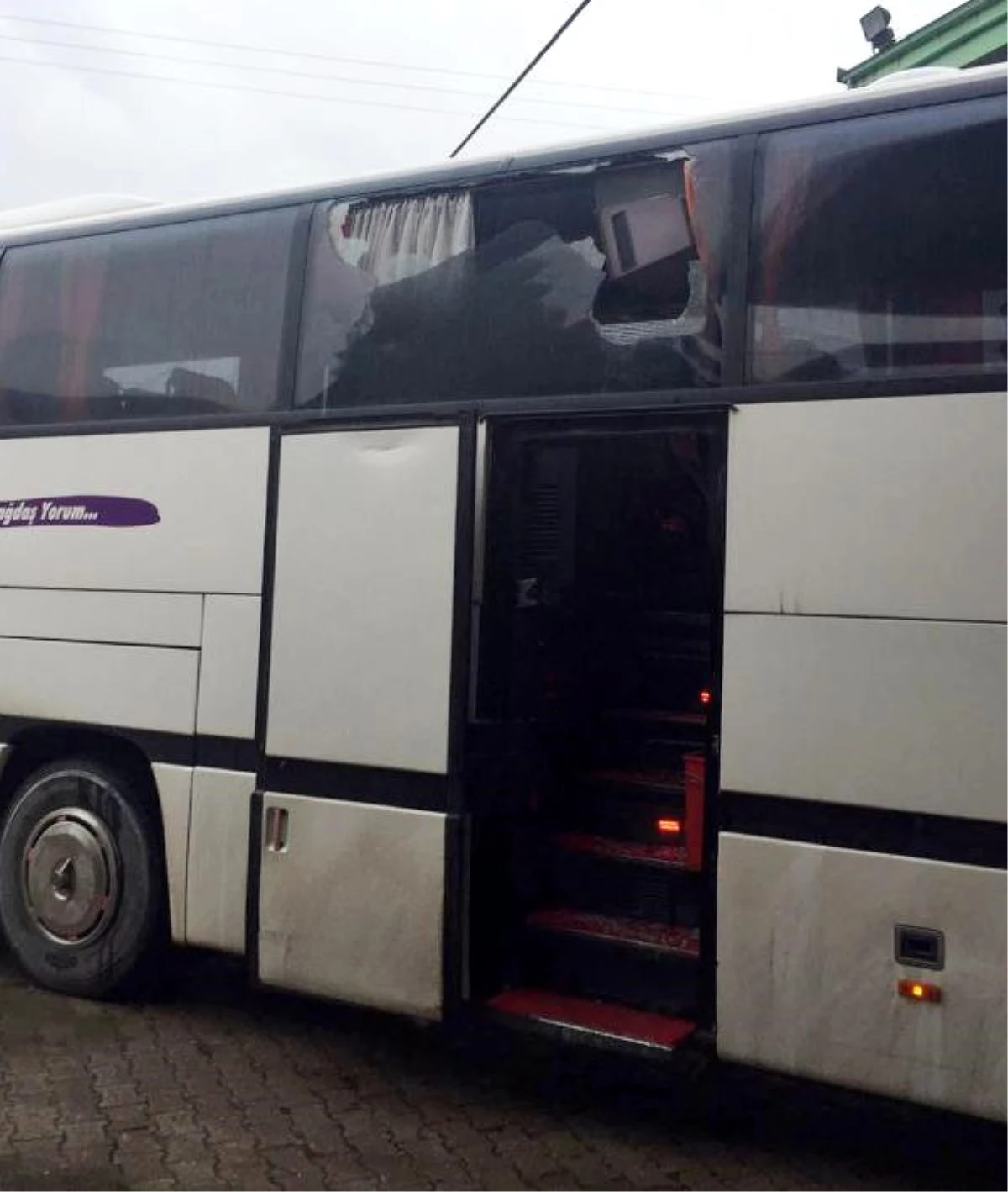 Afjet Afyonspor Takım Otobüsüne Saldırı