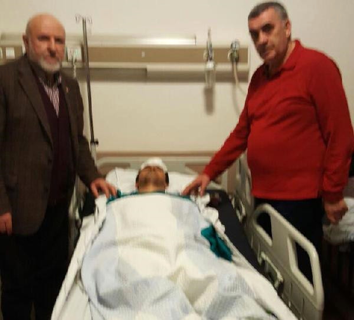 Afyonspor Otobüsüne Taşlı Saldırı: 1 Ağır Yaralı (2)