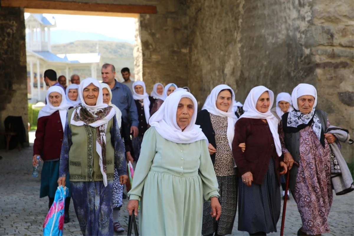 Ahıska Türkleri ile "Dini Ev Sohbetleri" Yapılıyor
