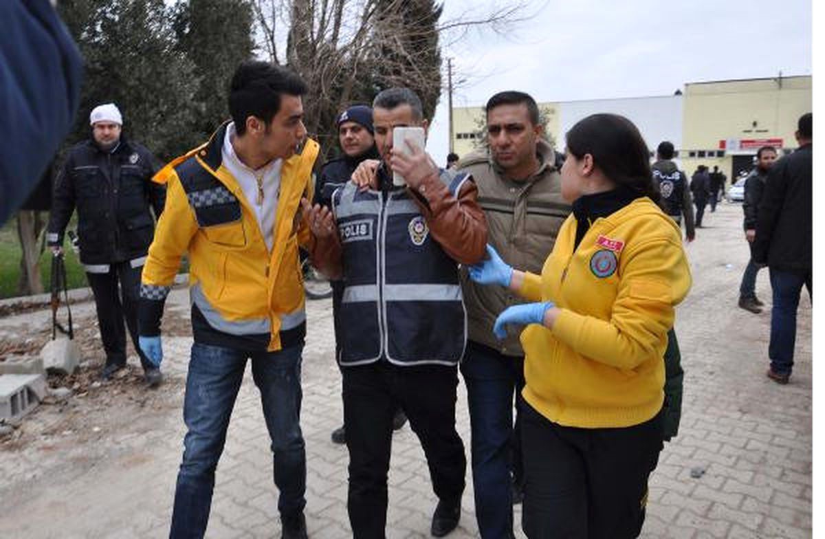 Amatör Maçta Gerginlik: 2\'si Polis, 3 Yaralı