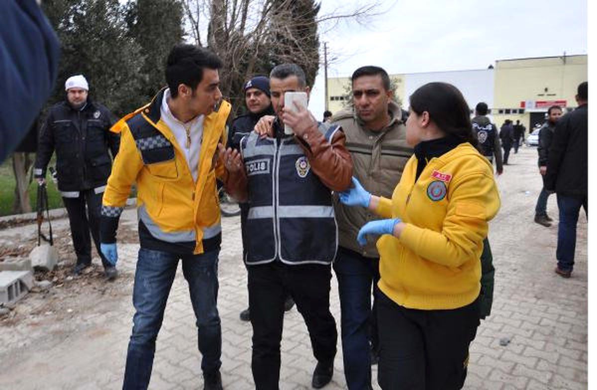 Amatör Maçta Gerginlik: 2\'si Polis, 3 Yaralı