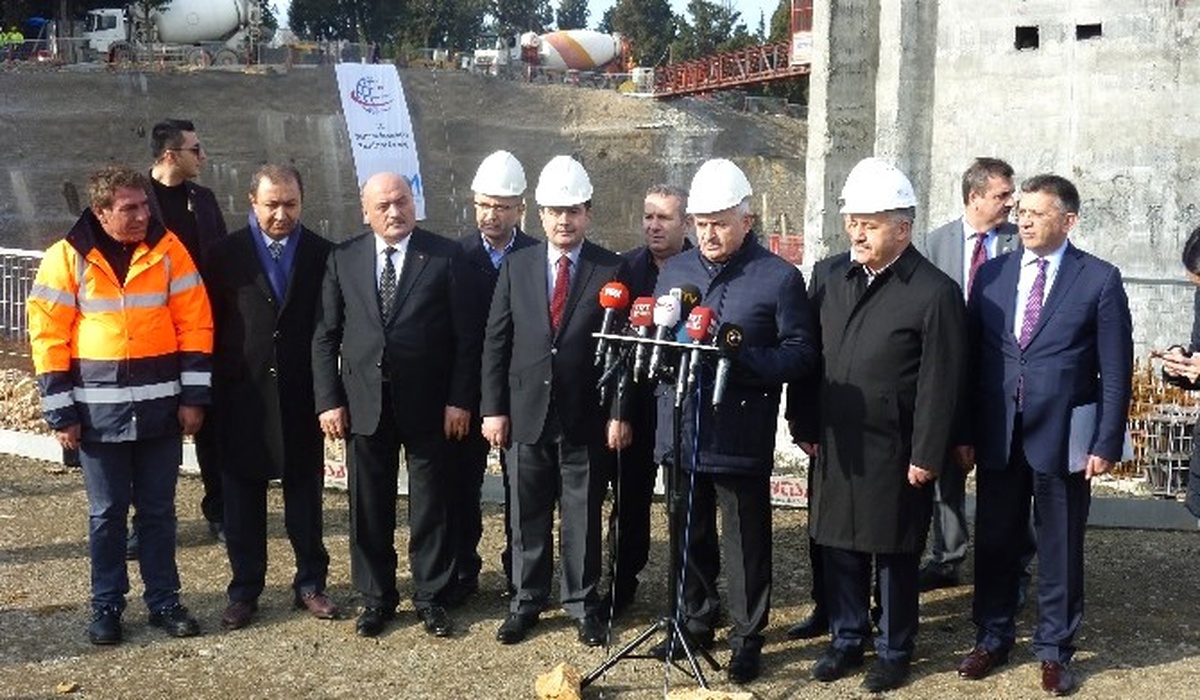 Başbakan Yıldırım, Küçük Çamlıca\'daki Verici Kulesi İnşaatında İncelemelerde Bulundu (3)