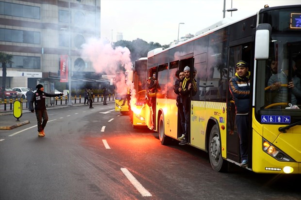 Beşiktaş ve Fenerbahçe Stada Ulaştı