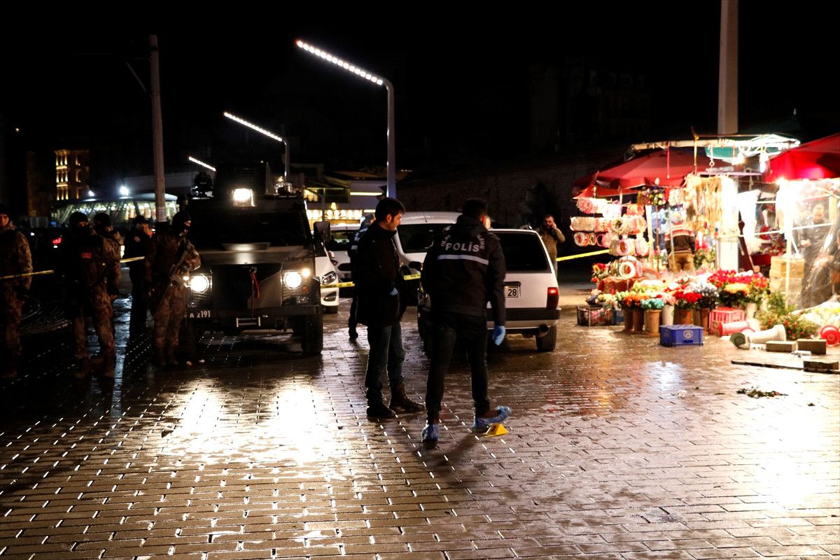 Beyoğlu\'nda Bıçaklı Kavga