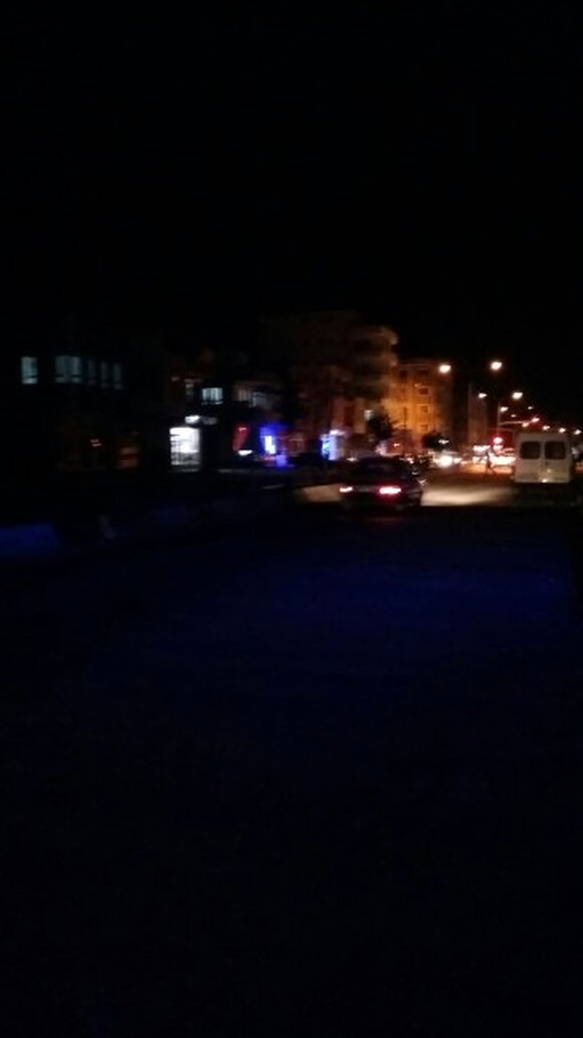 Caddede Aydınlatma Lambalarının Olmaması Tepkilere Neden Oluyor