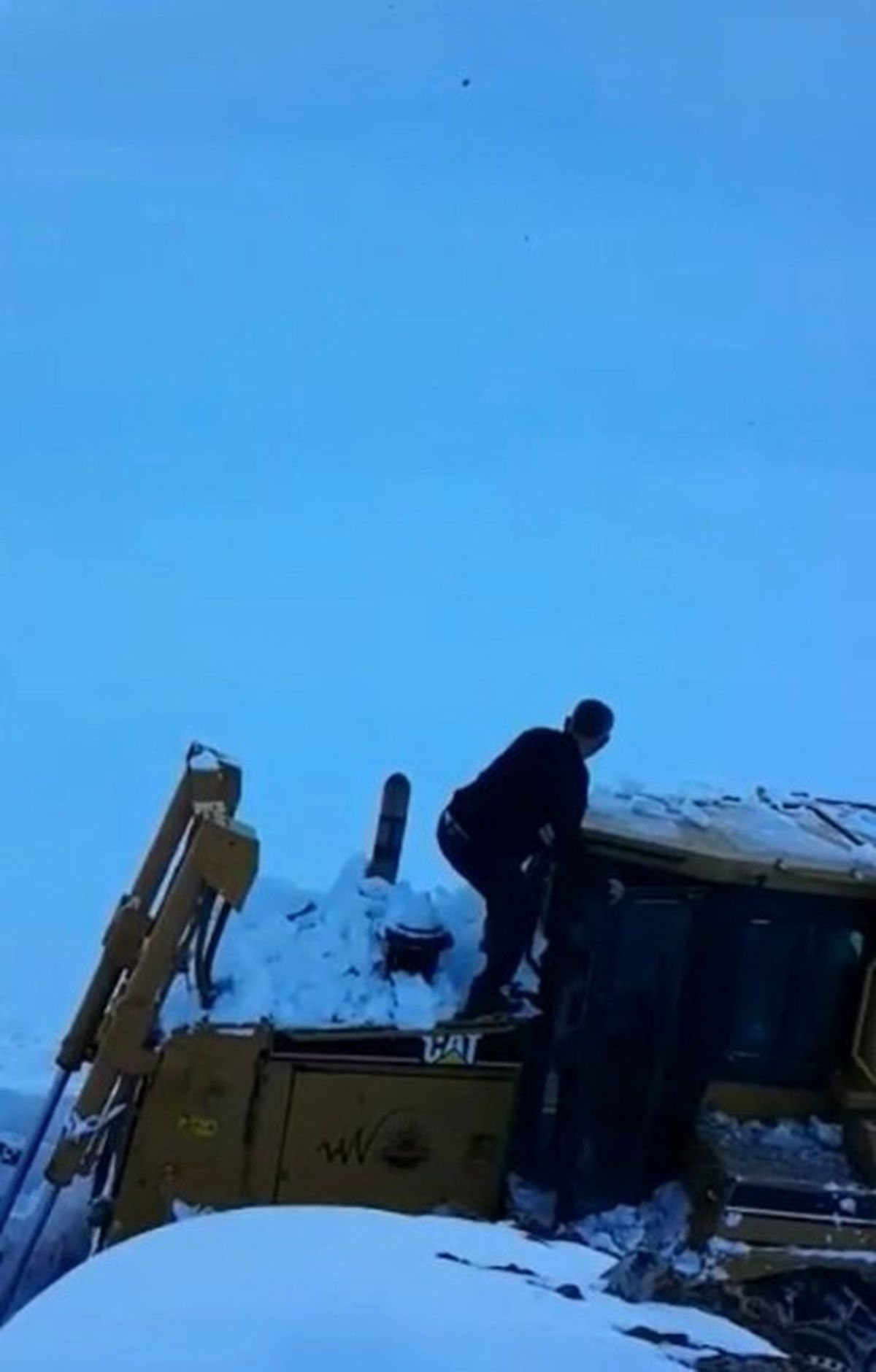 Çığdan Saniyelerle Kurtuldu