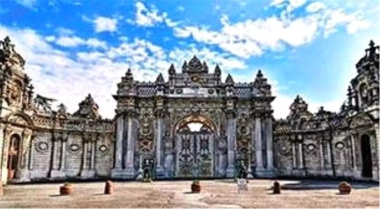 Dolmabahçe Sarayı ve Ek Binaları