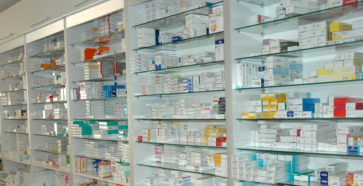 Eczaneden Hırsızlık Güvenlik Kamerasında