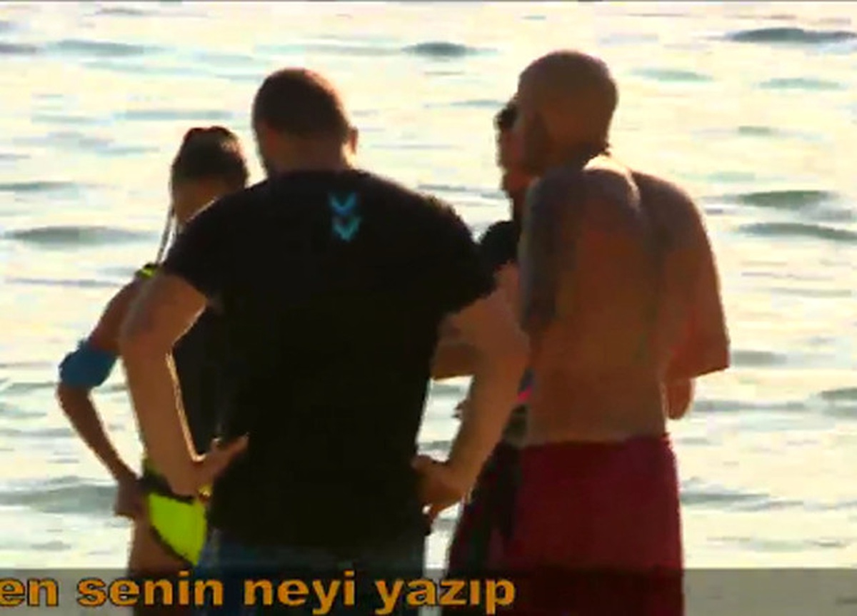Erdi Sözlerine Kızdığı Anıl\'ı Yanından Gönderdi: \'Grup Konuşması Yapacağız!\'