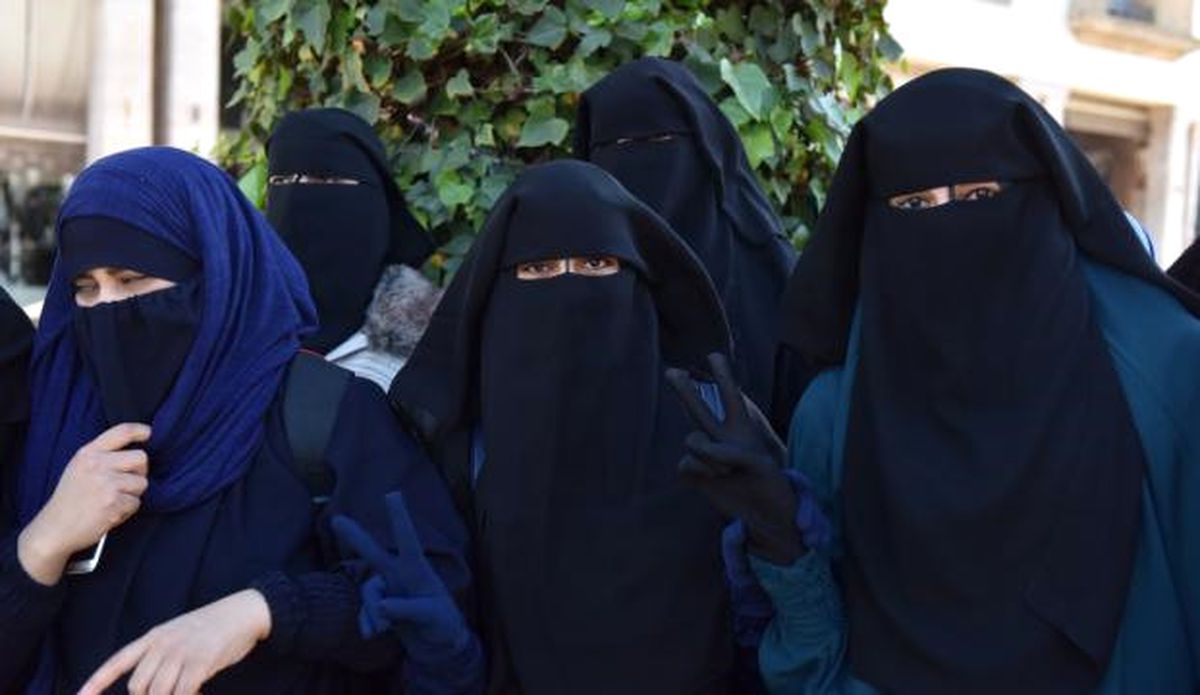 Fas\'ta "Burka" Yasağına Tepkiler