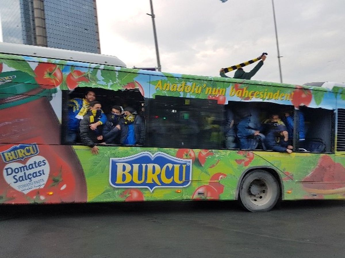 Fenerbahçe Taraftarları ile Polis Arasında Arbede