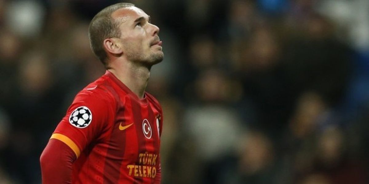 Galatasaray\'da Sneijder Şoku