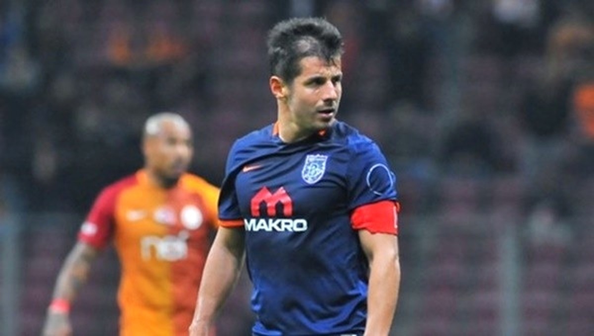Galatasaray Tribününden Emre Belözoğlu\'na Tepki