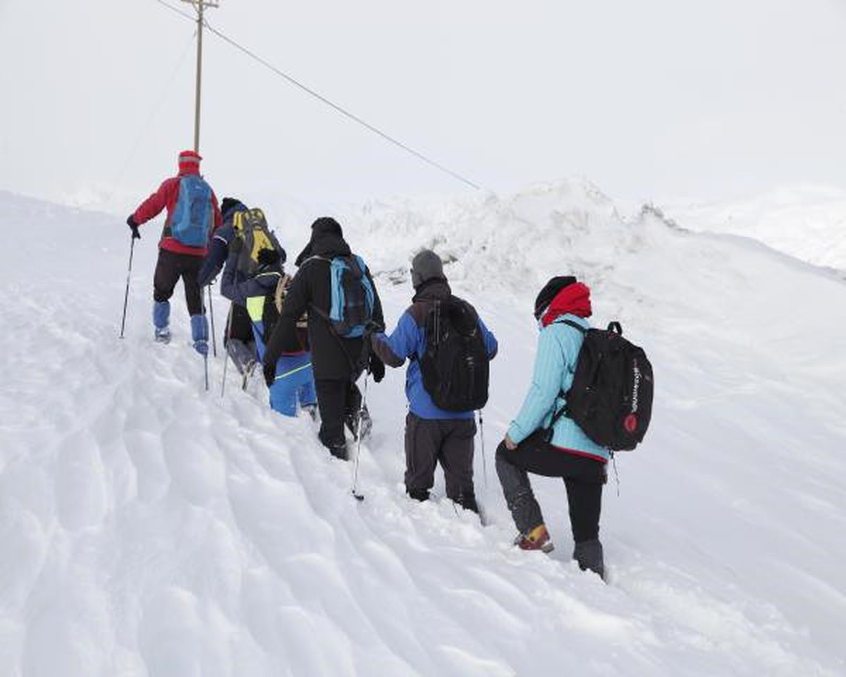 Hakkarili Dağcılar, 2 Bin 900 Rakımlı Mehet Dağı\'na Tırmandı