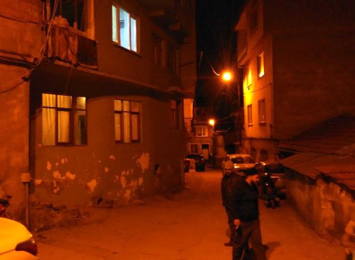 İşten Eve Geldi, Babasının Ölüsünü Buldu