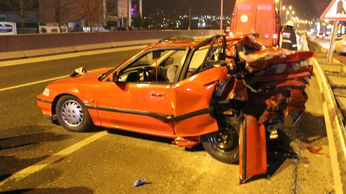 Kocaeli\'de Trafik Kazası: 1 Yaralı