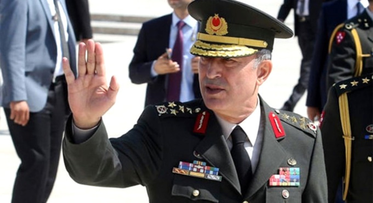 Orgeneral Akar Gazi·antep ve Ki·li·s\'te Birlikleri Denetledi