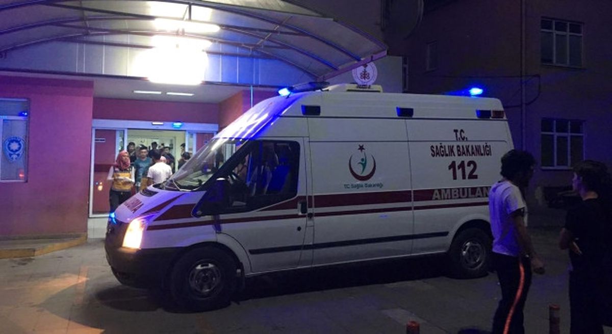 Samsun\'da Trafik Kazası: 2 Ölü, 3 Yaralı