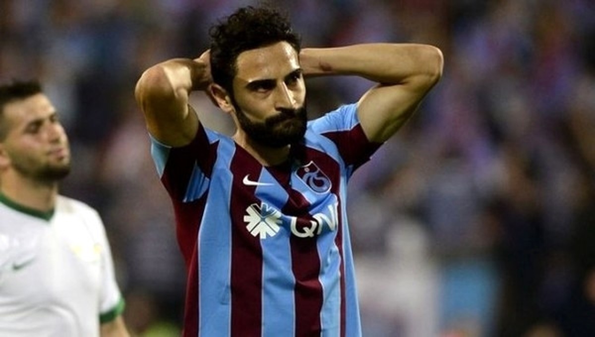 Trabzonspor\'dan Açıklama: "Fenerbahçe Mehmet Ekici\'yi Alamaz"