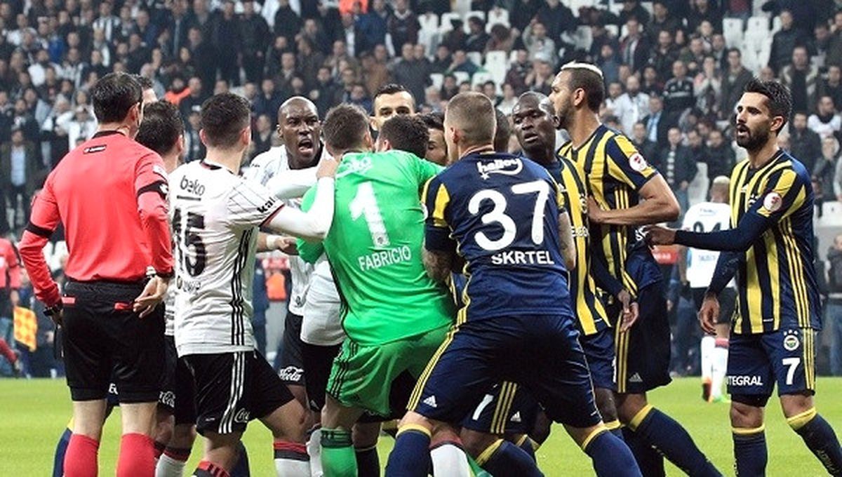 Ahmet Çakar Tosic\'in Kırmızı Kartında Ali Palabıyık\'ı Yerden Yere Vurdu