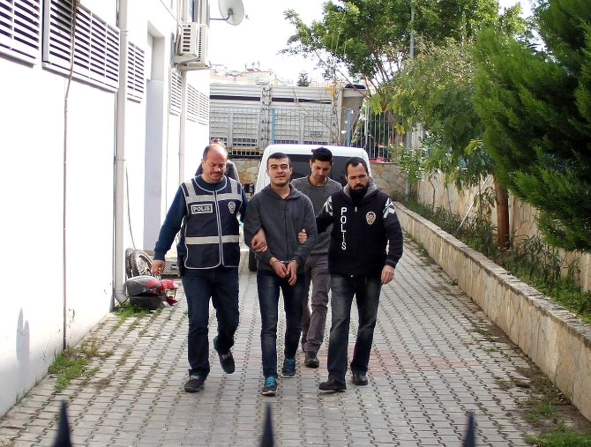 Alanya\'da 7 Ayrı Suçtan Aranan Şahıs Yakalandı