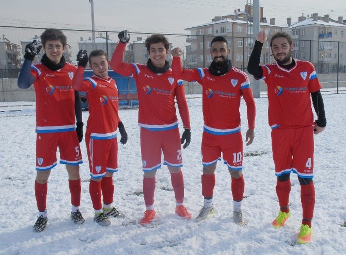 Amatör Futbolculardan \'Nusret\' Pozu