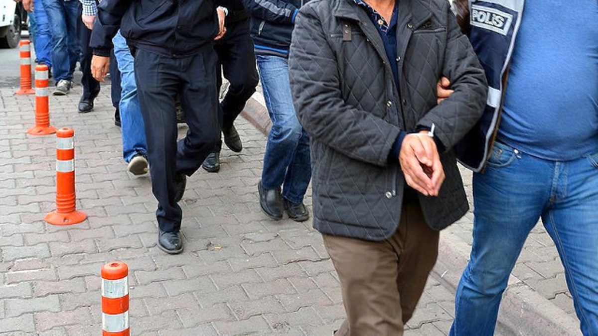 Antalya\'da 10 Fetö Şüphelisi Adliyede